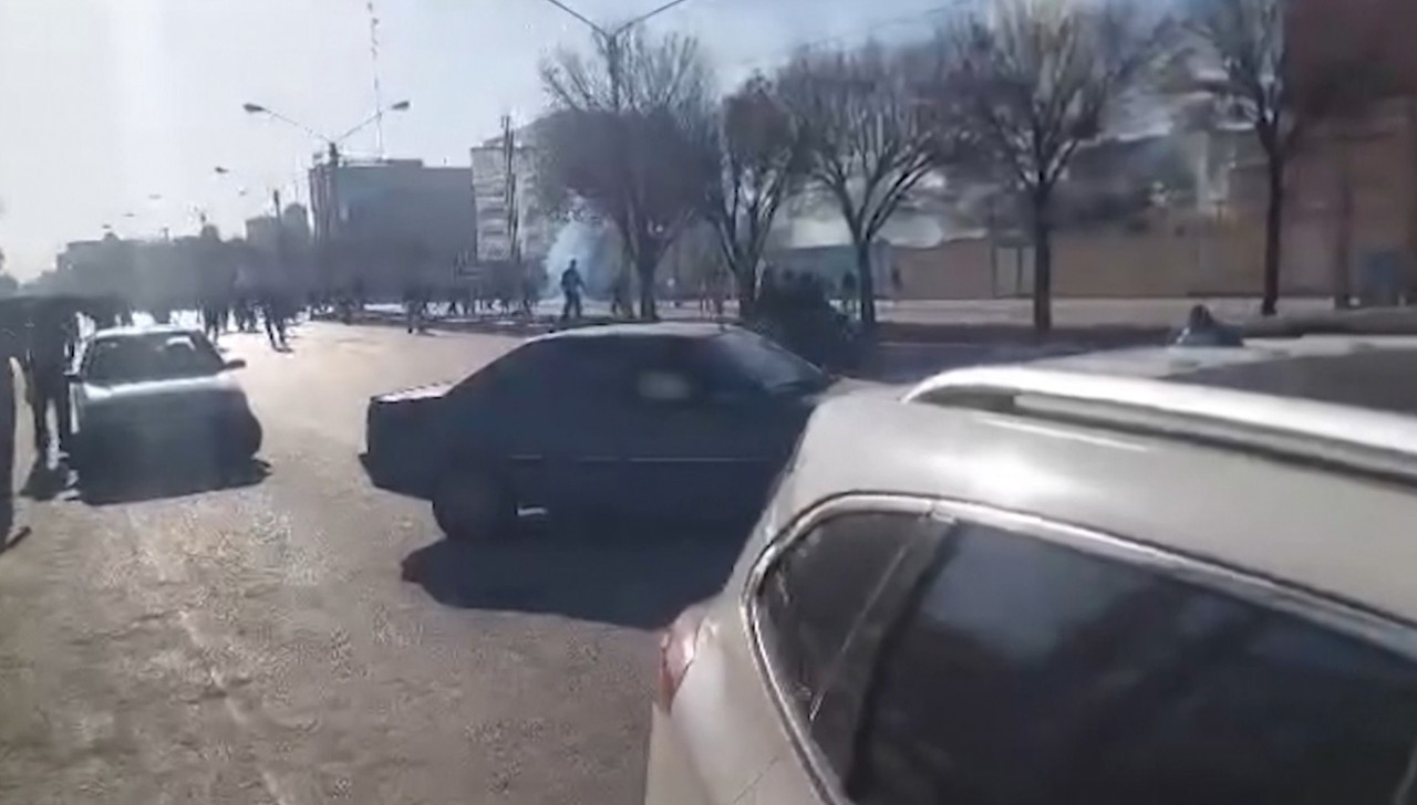 Ciocniri violente în Iran între protestatari și forțele de securitate 