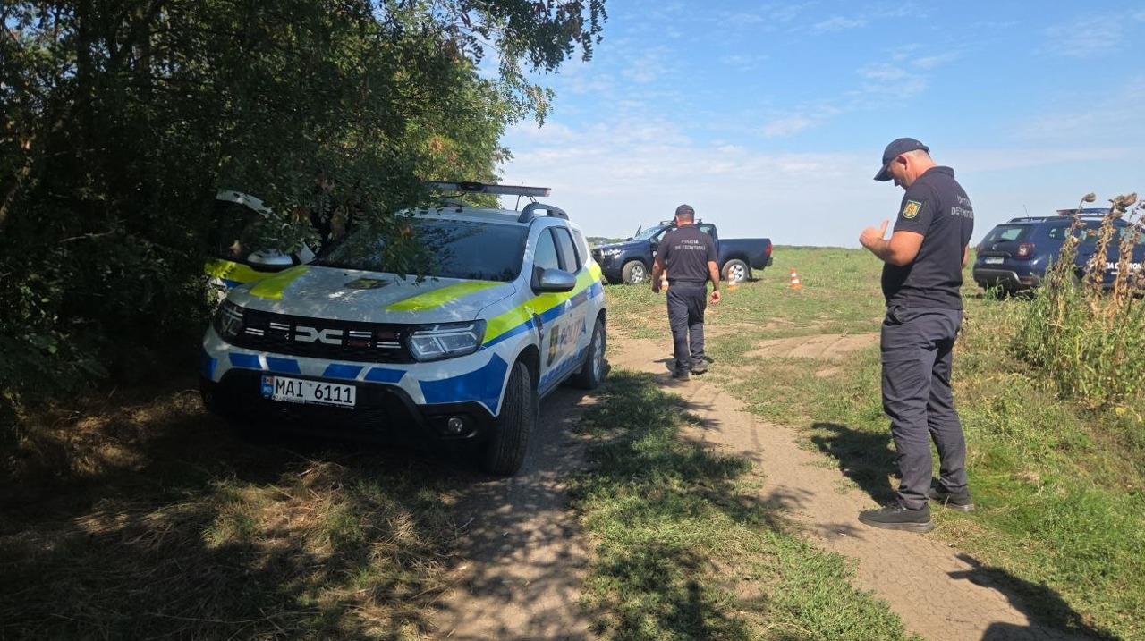 FOTO // Urmele exploziei din Ștefan Vodă: Butuci de vie carbonizați și struguri afectați de foc