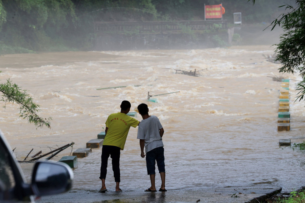 Inundațiile din sudul Chinei fac victime: Cel puțin 38 de persoane au decedat