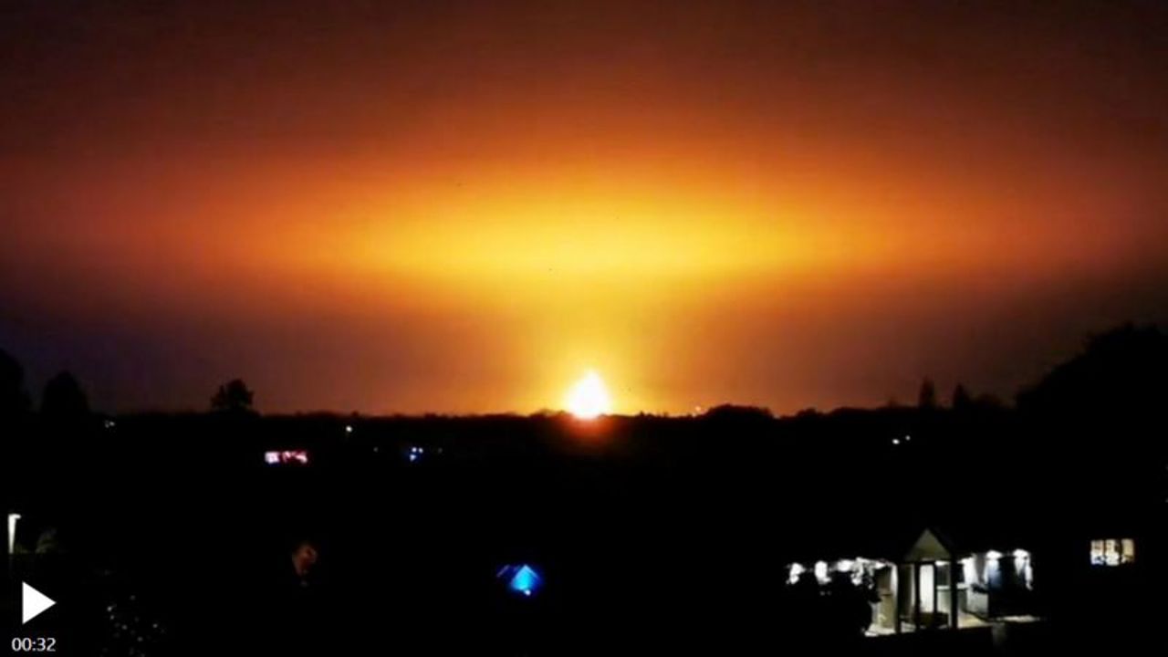 Сильный взрыв в Оксфорде вызван молнией 