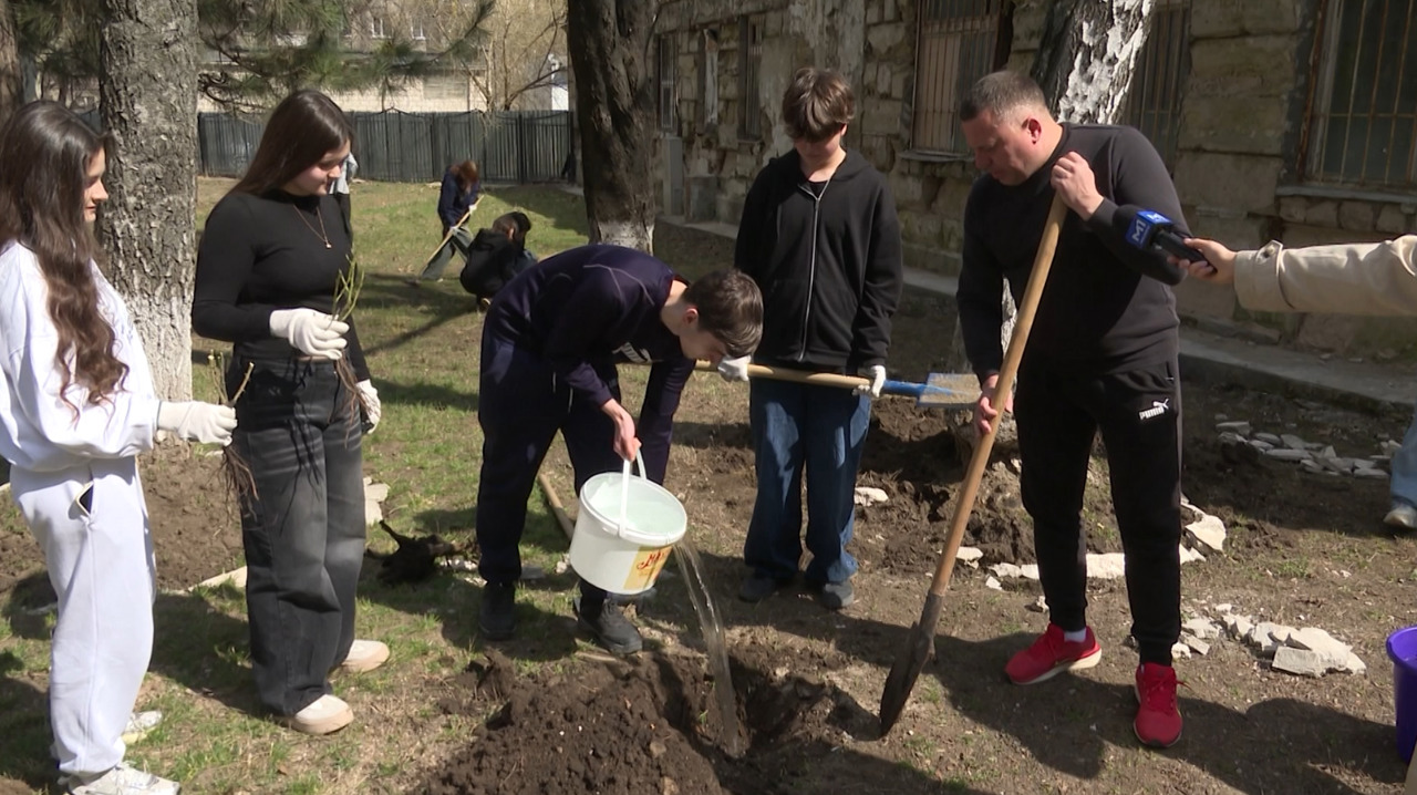 Chișinău: Peste 60.000 de elevi, părinți și profesori s-au mobilizat pentru curățenia de primăvară