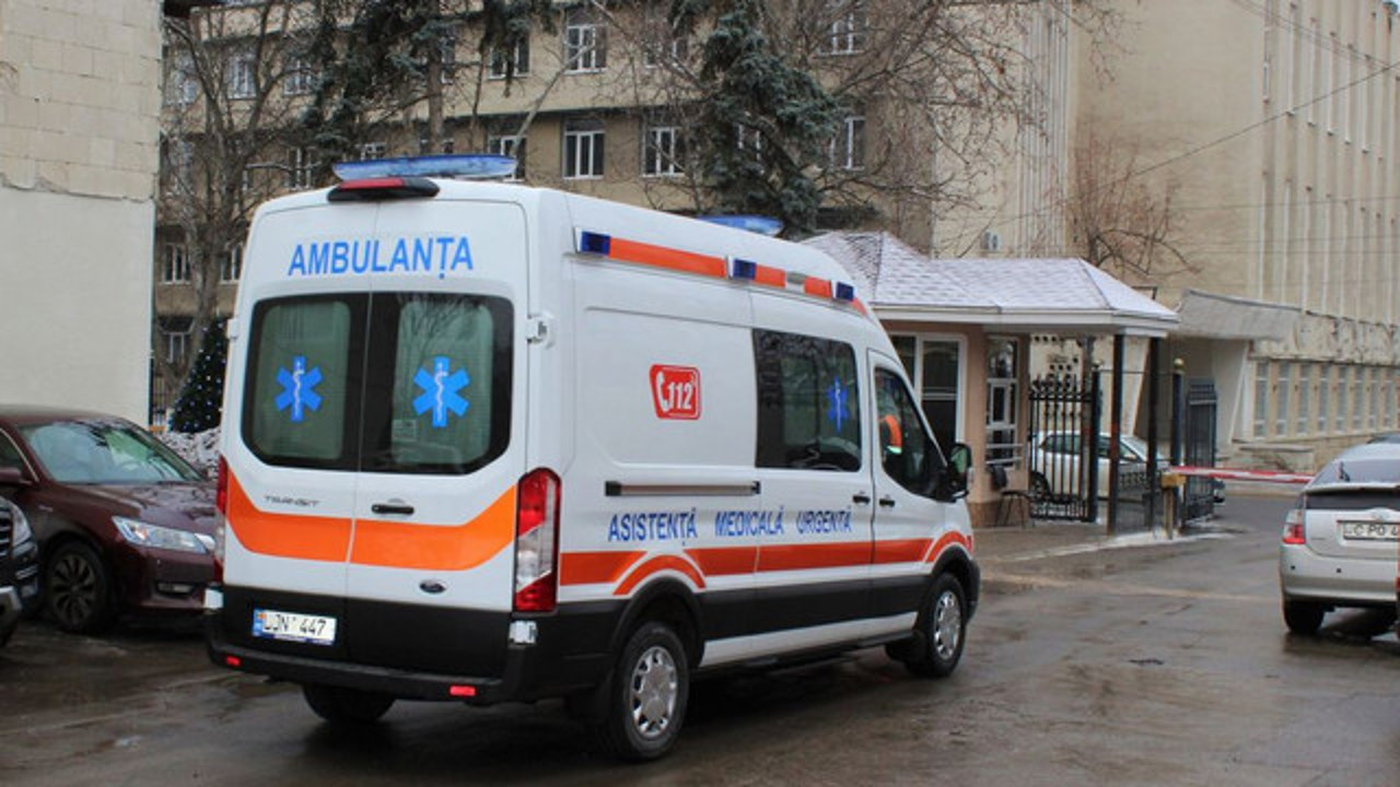 Ambulanța, solicitată la peste 15 mii de persoane săptămâna trecută