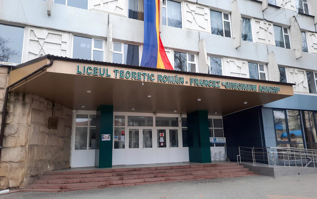 Directoarea Liceului „Gheorghe Asachi” din Chișinău, cercetată pentru corupție, riscă retragerea gradelor didactice și manageriale