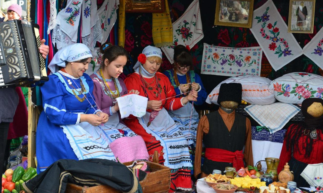 Găgăuzii au sărbătorit Kasîm. Sărbătoarea populară semnifică încheierea recoltării și pregătirea de iarnă