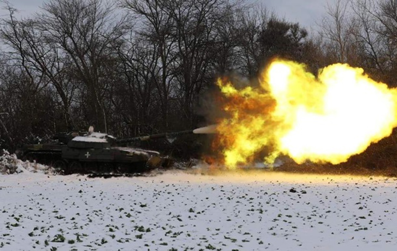 Россия нанесла удар крылатыми ракетами по украинской военной инфраструктуре. Владимир Зеленский посетил три области на юге Украины: Одесскую, Николаевскую и Херсонскую