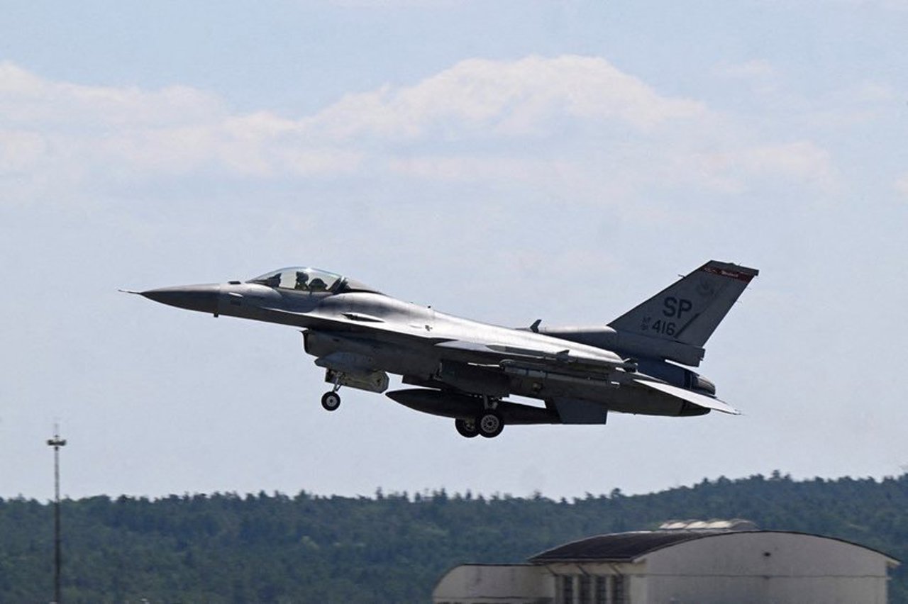 Romania scrambles F-16s as Russia hits Ukraine ports