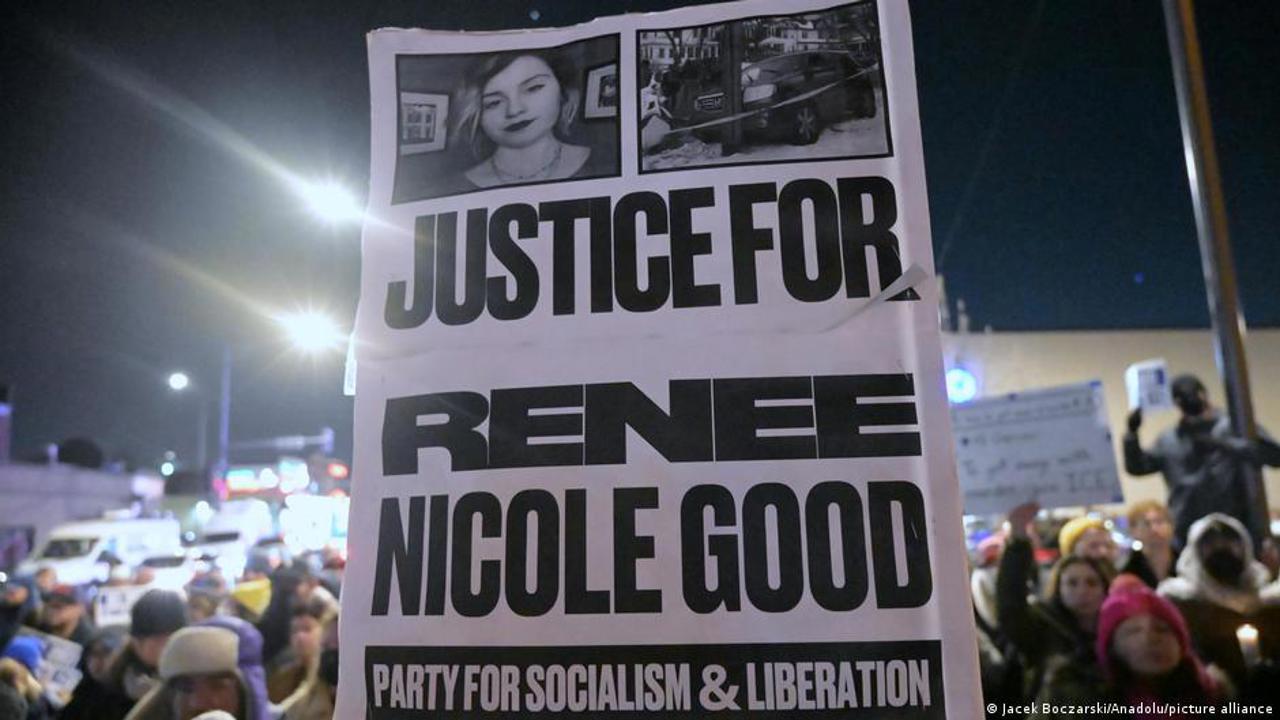 Протесты после убийства женщины в Миннеаполисе. Мэр потребовал, чтобы офицеры иммиграционной службы покинули город