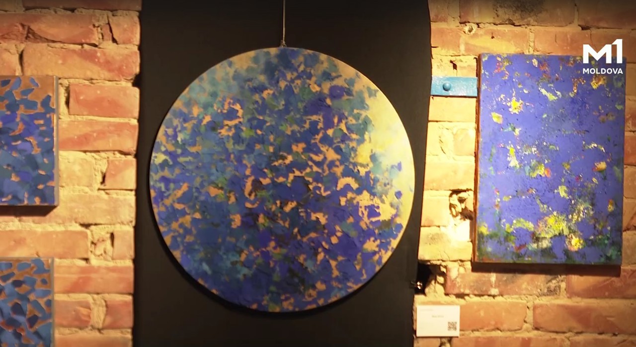 "Obscura Lux" exhibition in Chisinau by Moldovan painter Cezara Kolesnik