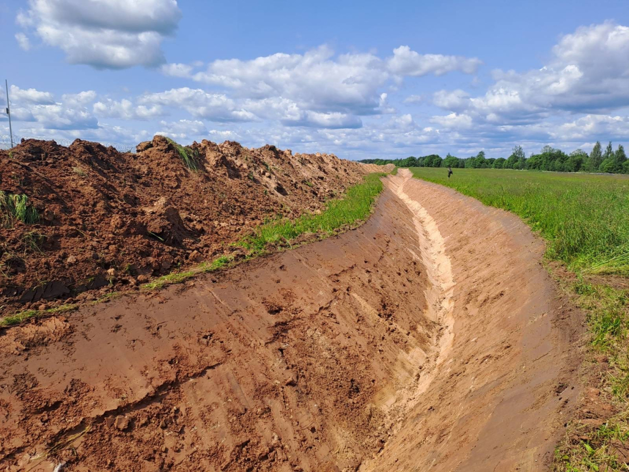 Baltic nations boost defenses: New border fortifications