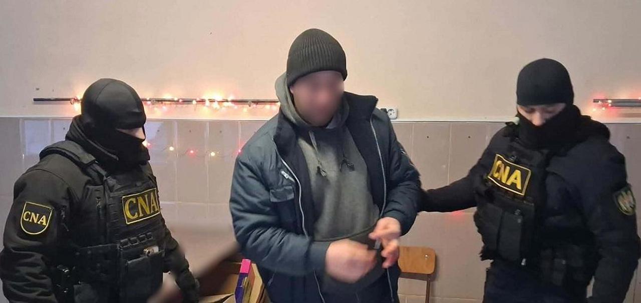 Bărbat din Șoldănești, reținut pentru o mită de 50.000 de euro într-un dosar de trafic de ființe umane