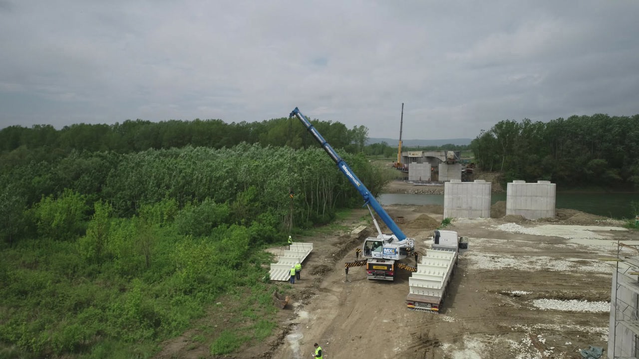 „Un început de autostradă” în R. Moldova până la finele lui 2030. Acordul pentru podul de la Ungheni, aprobat pentru ratificare la Chișinău