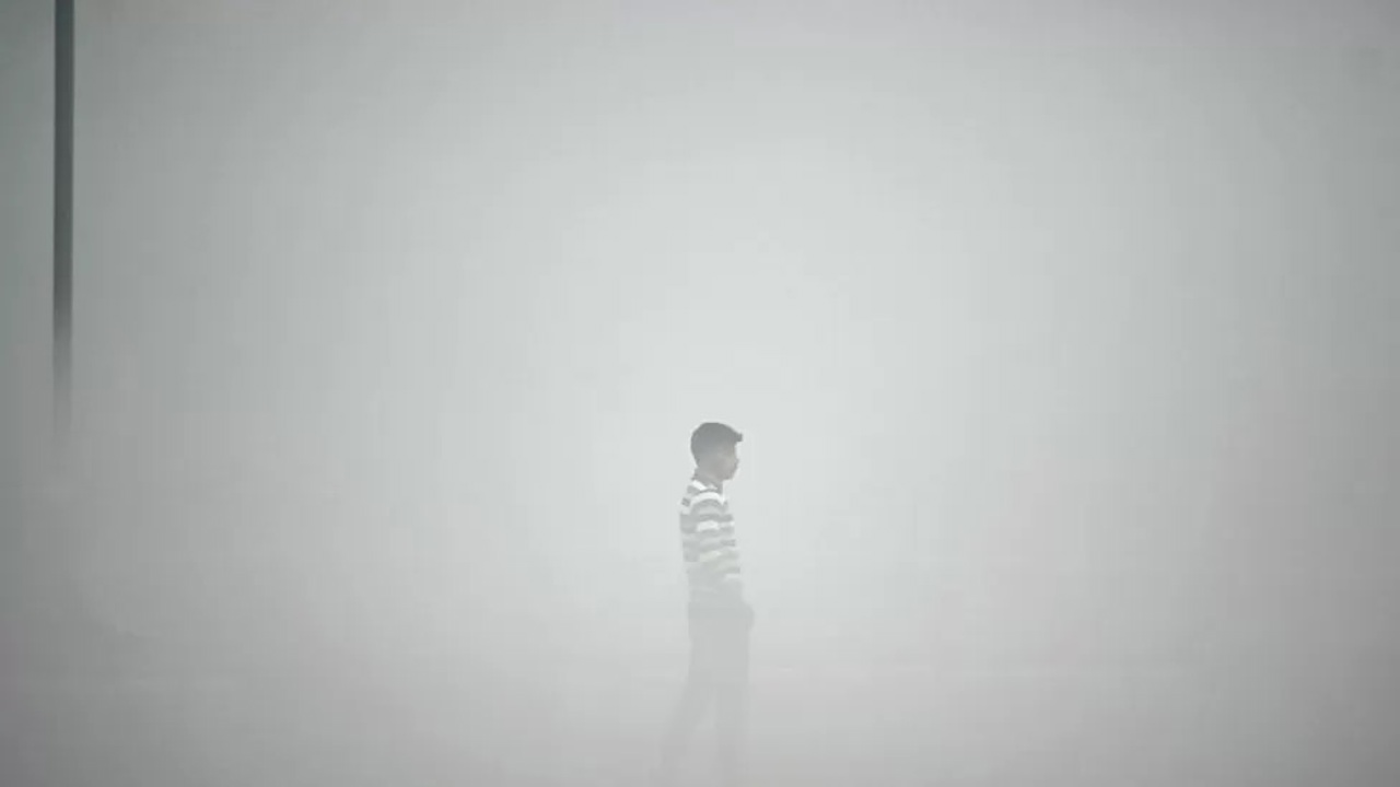 Токсичный туман в столице Индии после праздника Дивали