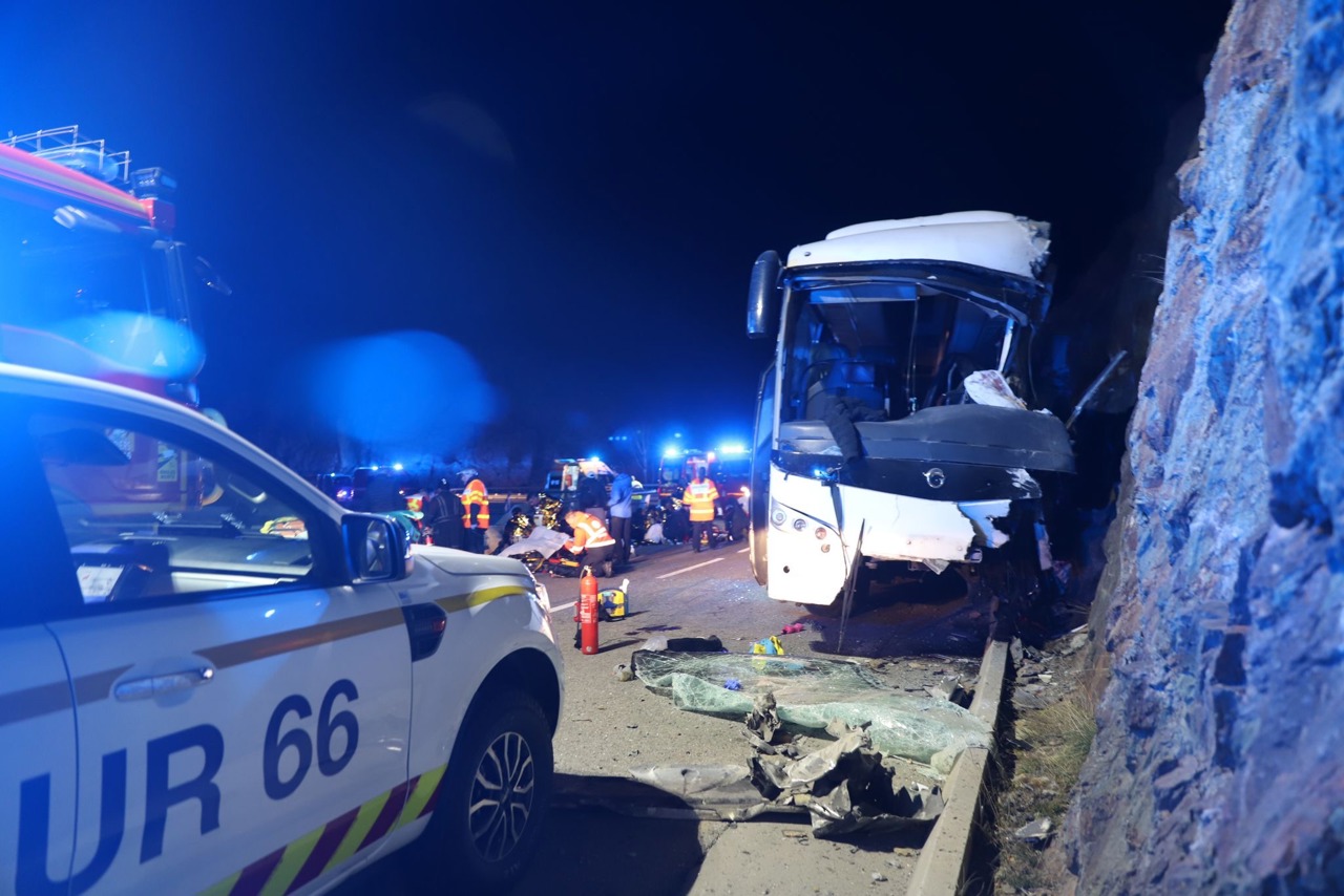 Accident tragic în Franța: cel puțin trei persoane au decedat, iar peste 30 au fost rănite