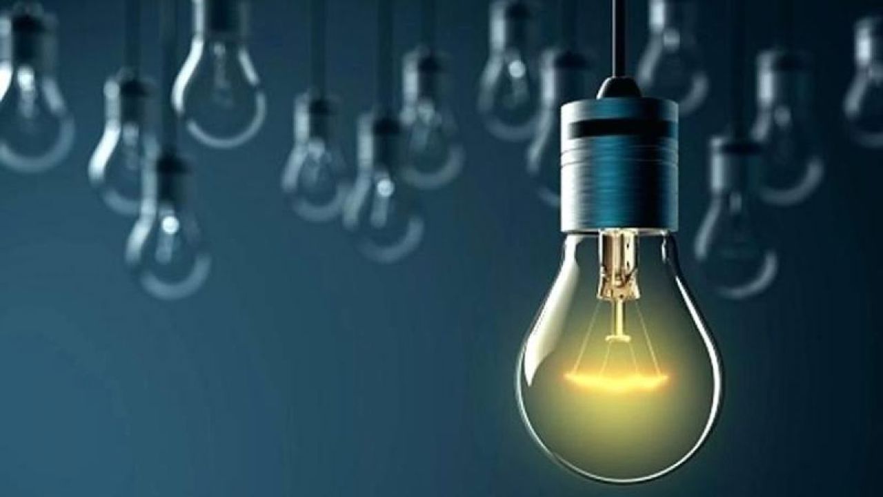 Energia electrică s-ar putea ieftini. Energocom va solicita revizuirea tarifului 