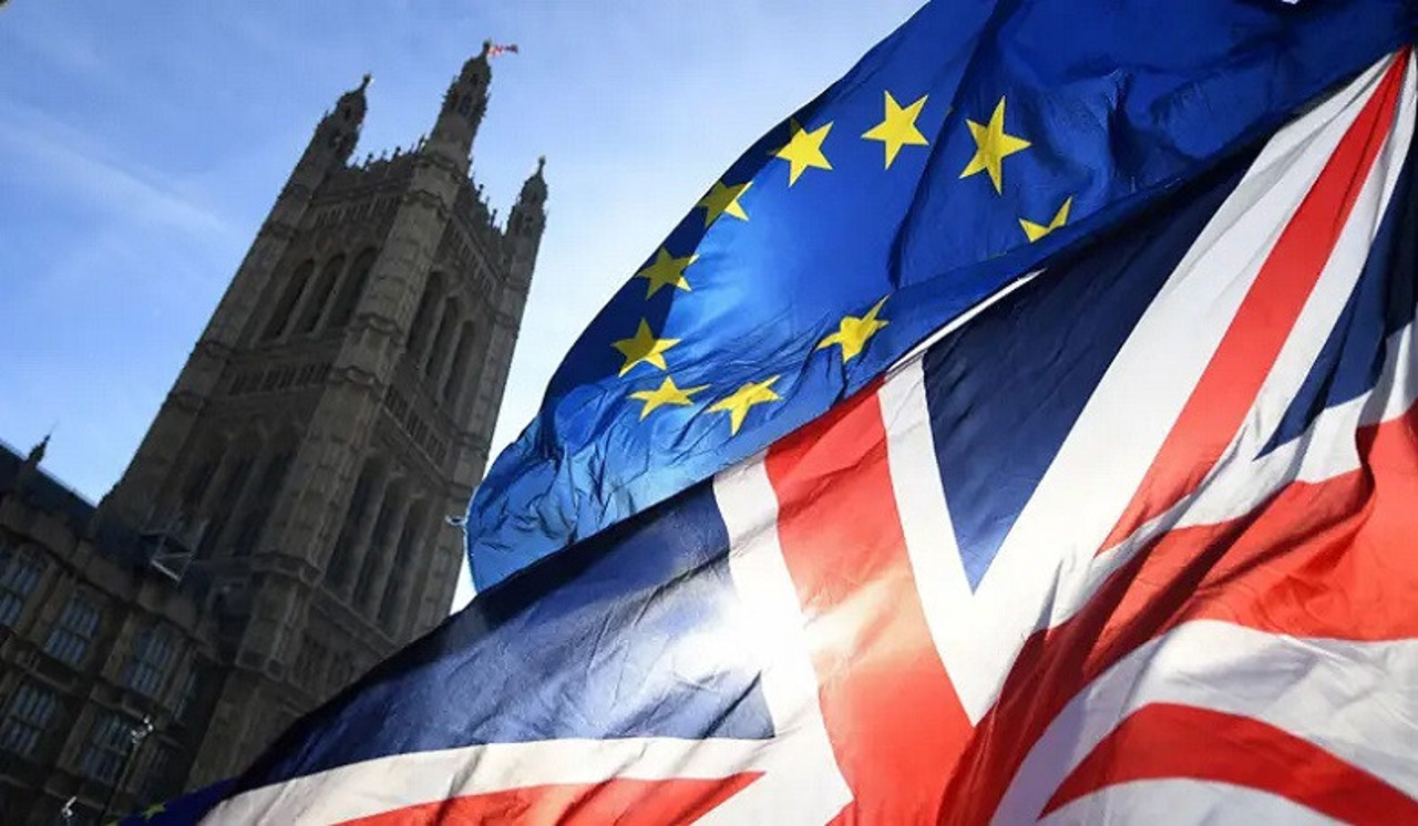 UE și Marea Britanie au adoptat noi sancțiuni împotriva Rusiei. Flota „fantomă” și instituțiile financiare, în vizor. Expert: „Pachetul de sancțiuni - dureros pentru Federația Rusă”