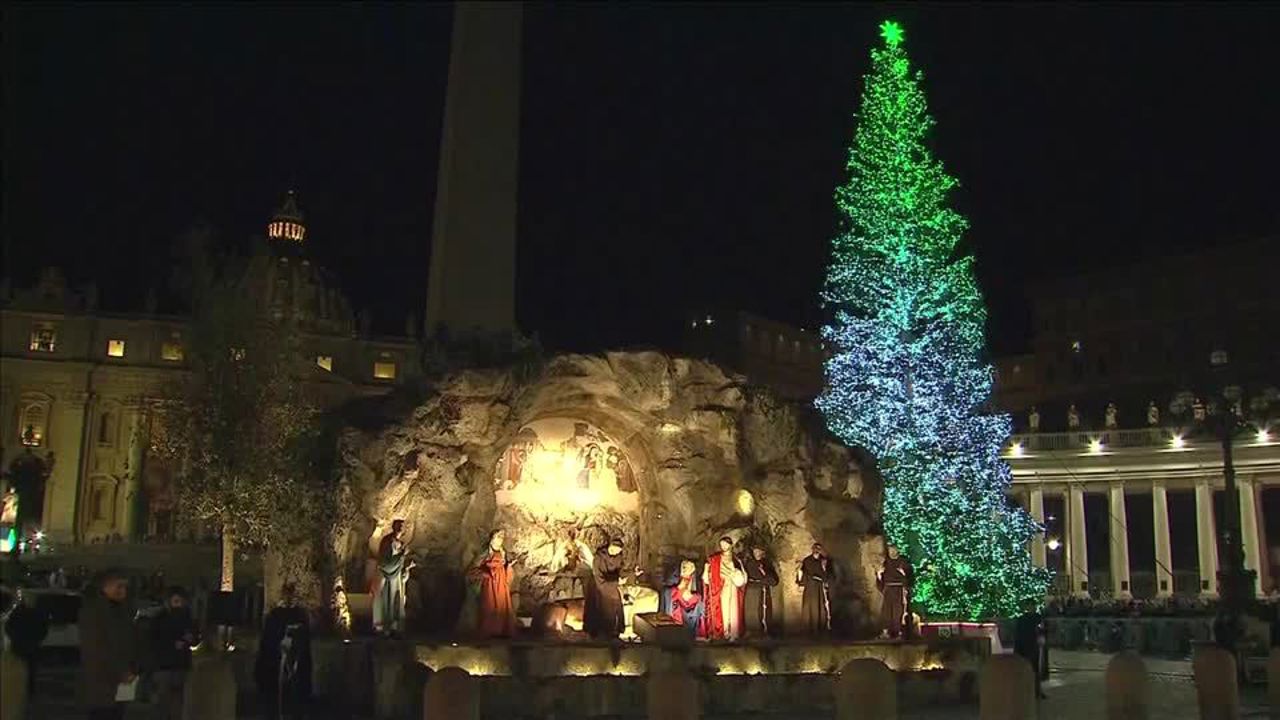 VIDEO// Christmas lights were turned on at Vatican