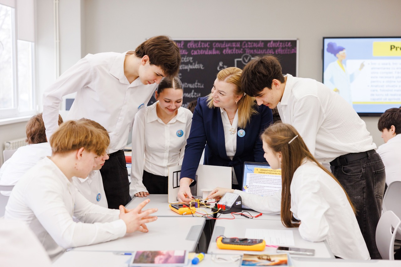 Științele devin o experiență practică: Laboratoare de ultimă generație pentru elevii din Florești și Bălți