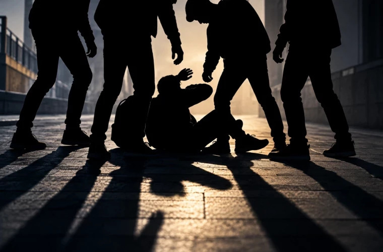 Cazul studentului de 19 ani, legat de un copac, agresat și umilit în Chișinău: Cei șase elevi ai Colegiului UTM, exmatriculați 