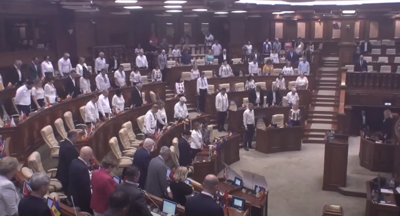 Minute of silence in the Parliament, in memory of the writer Spiridon Vangheli