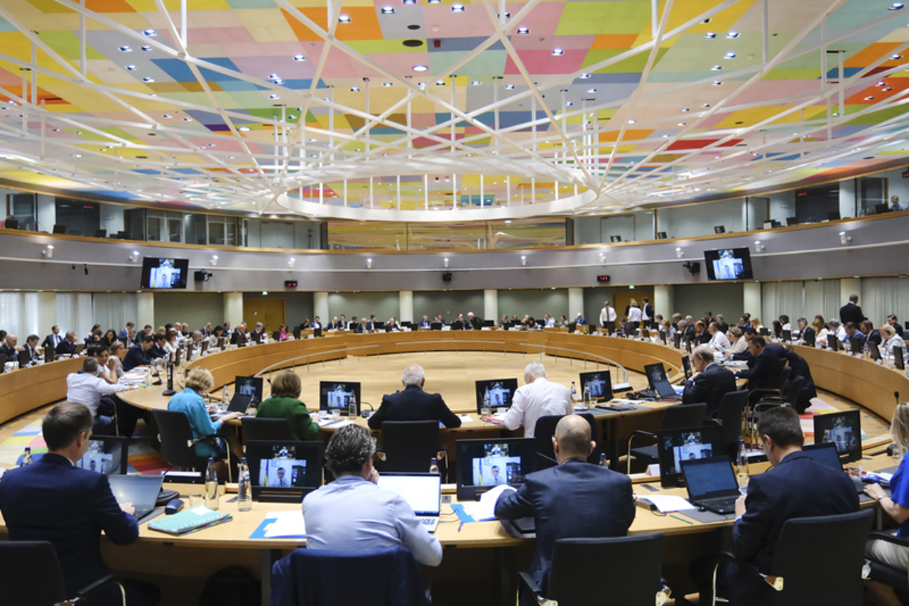 Corespondență // UE face front comun în fața Ungariei, mutând reuniunile importante la Bruxelles 