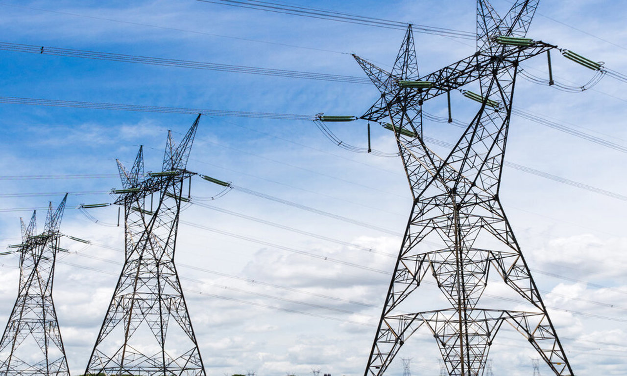 Works on the Vulcănești–Chișinău power line extended over a distance of 120 kilometers