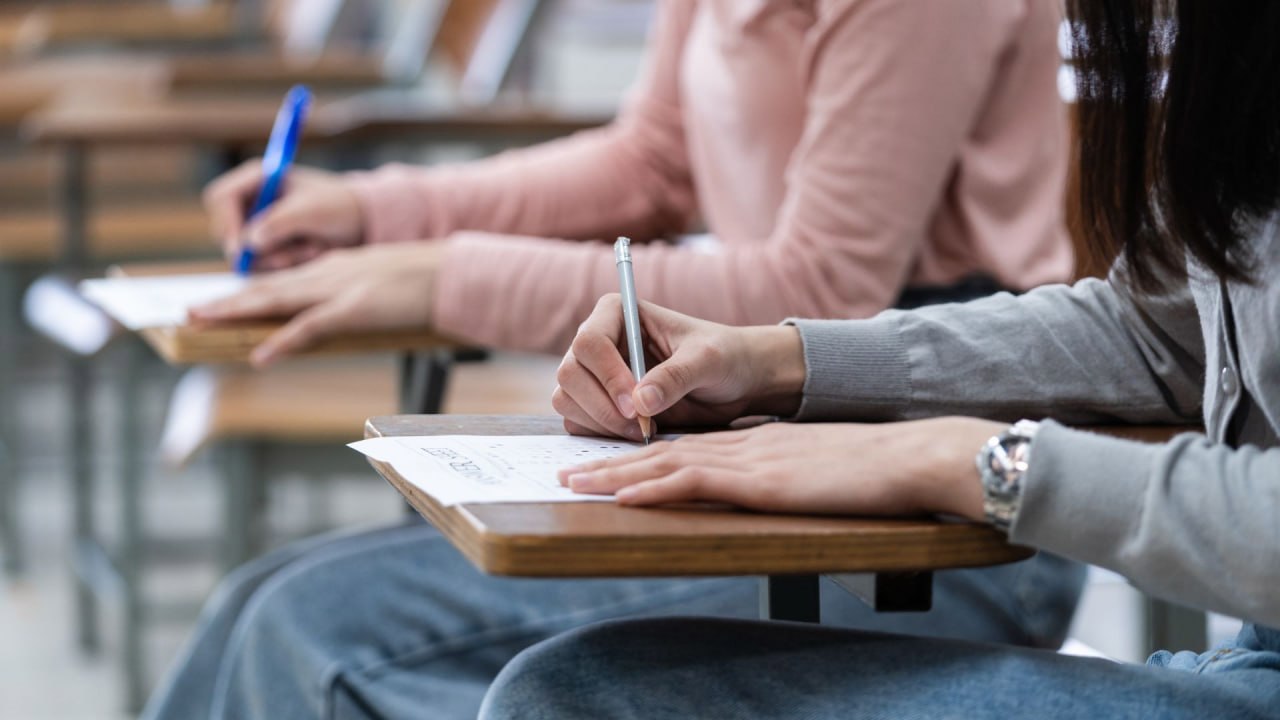 Ca la BAC: Elevi din 24 de colegii și centre de excelență sunt examinați pentru obținerea calificării 