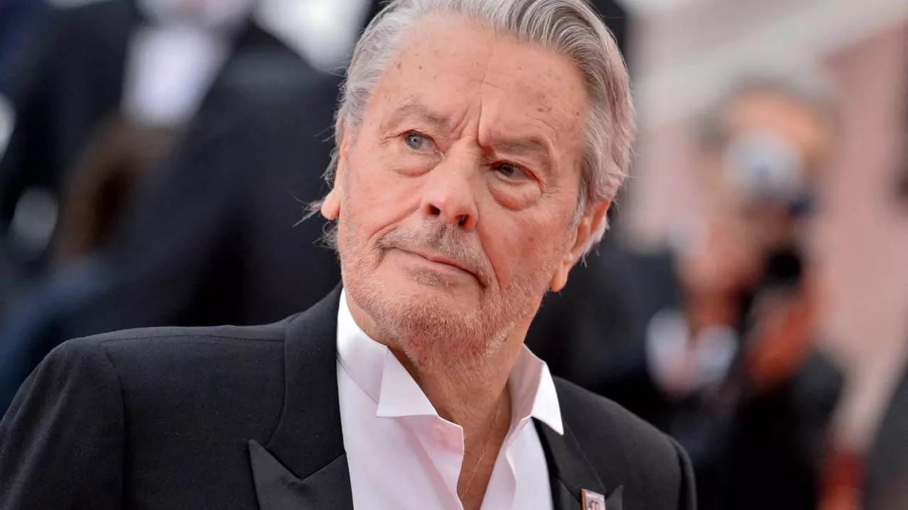 A murit Alain Delon, legendarul star al cinematografiei franceze și mondiale