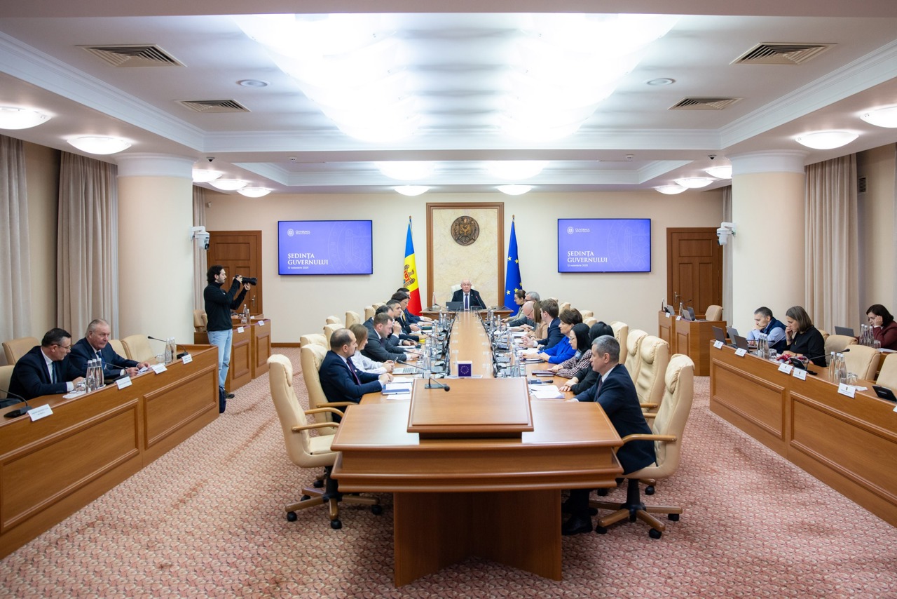 Doi ambasadori, rechemați din funcție, iar Ministerul Sănătății rămâne fără un secretar de stat