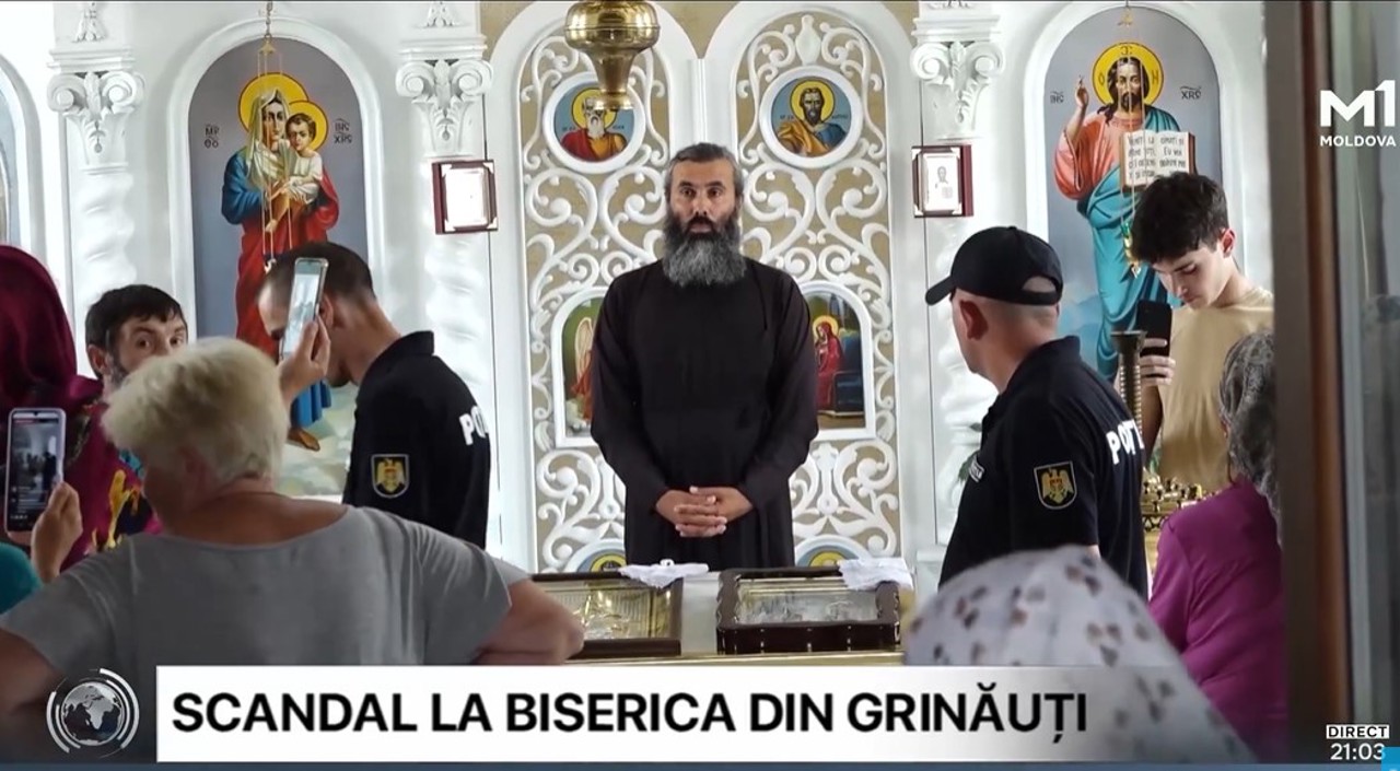 Scandalul de la biserica din Grinăuți ia amploare. Preot scos cu forța din lăcașul de cult