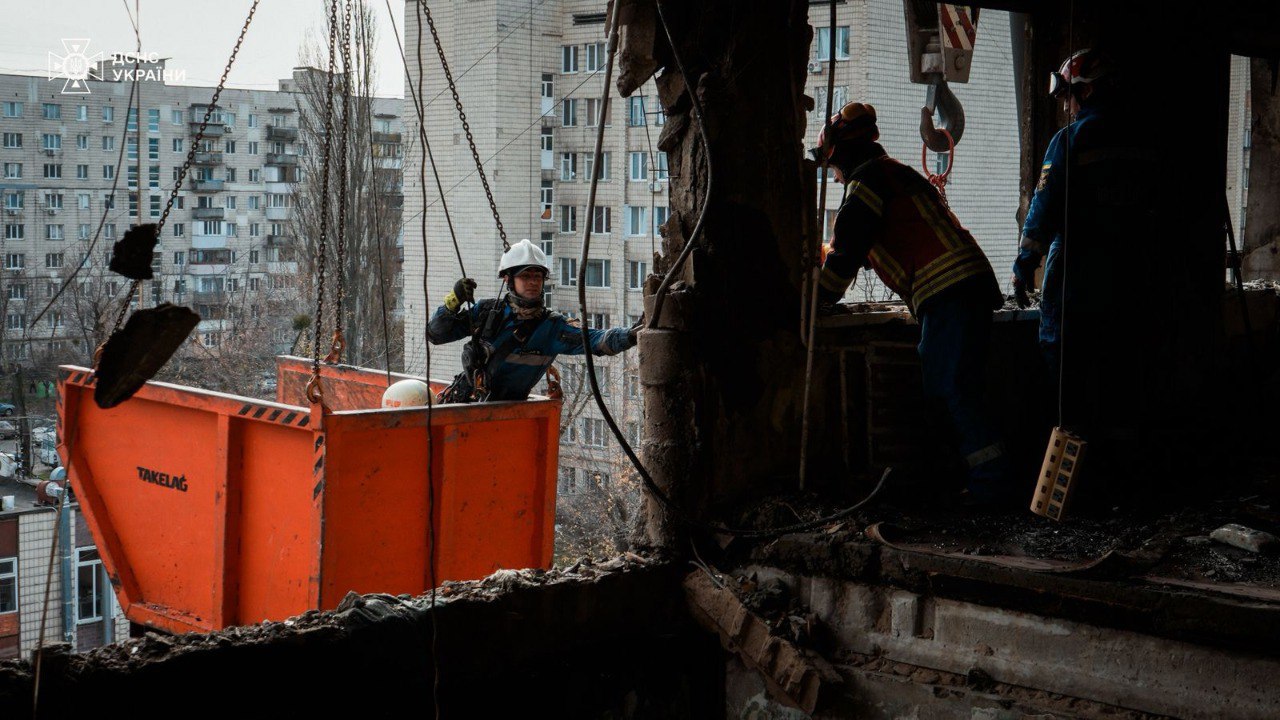 В Киеве выросло число жертв ночной атаки России. В Одесской области "шахед" ударил по рынку