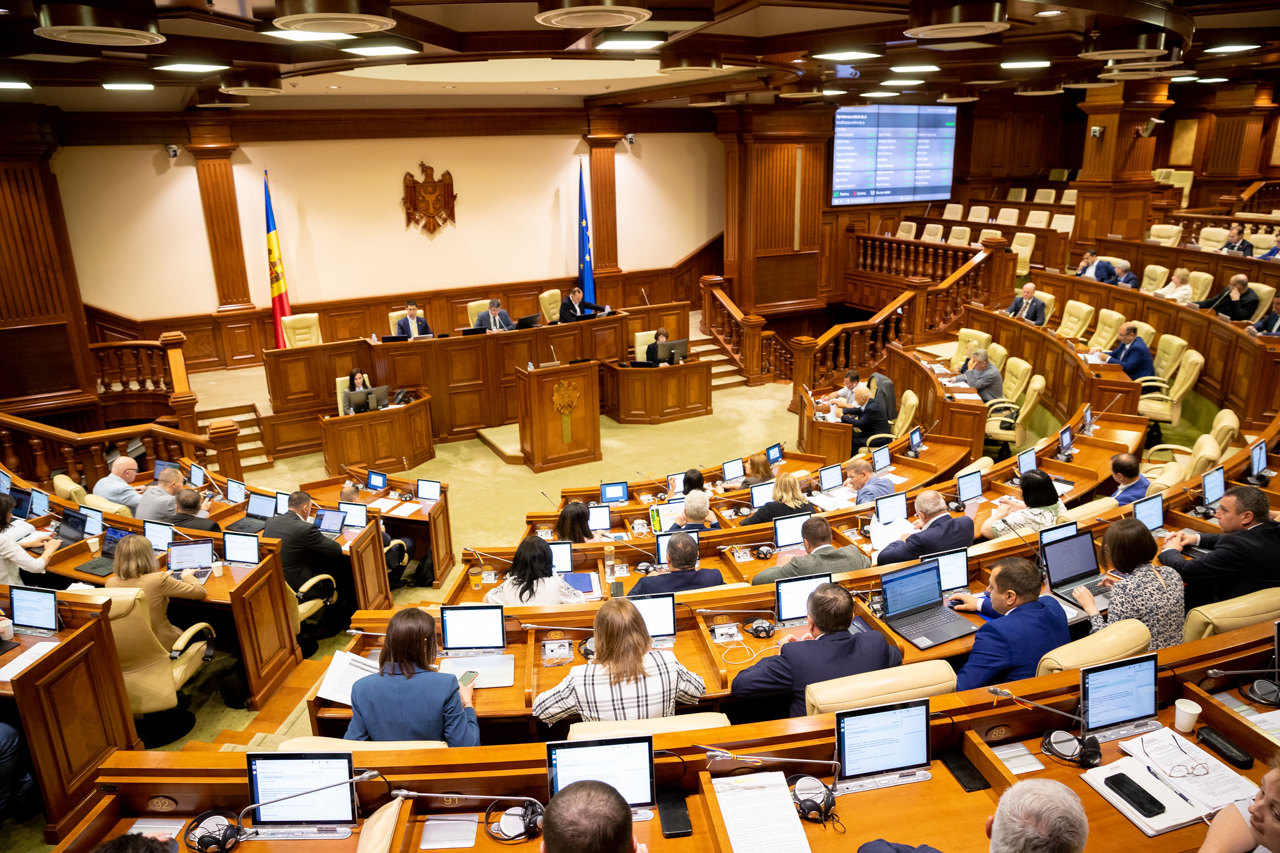 Parlamentul a desemnat membrii Comisiei de evaluare a integrității judecătorilor și a candidaților la funcția de judecător al CSJ