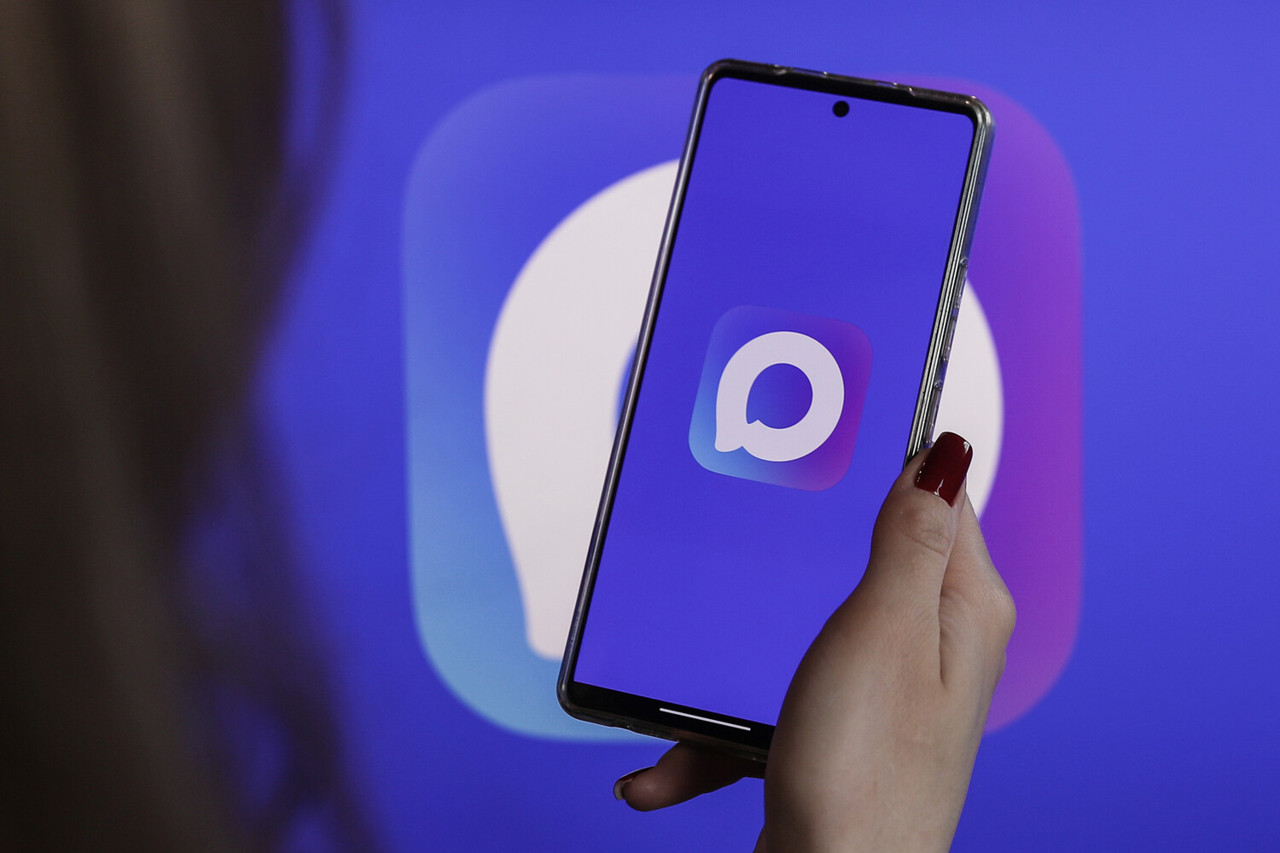 Experți: Max colectează geolocația, programele instalate și textul tastat. Aplicația este promovată chiar și în grădinițe