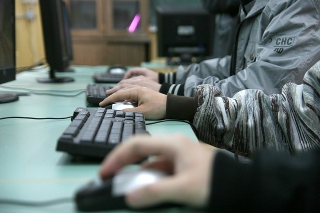 Sute de elevi din Republica Moldova și-au demonstrat abilitățile în cadrul unui concurs IT. Câștigătorii, premiați cu diplome și dispozitive digitale