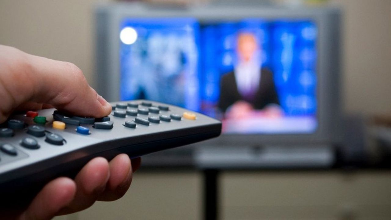 Guvernul susține modificările la Codul serviciilor media audiovizuale, dar face recomandări: Eliminarea definițiilor neclare și respectarea drepturilor furnizorilor