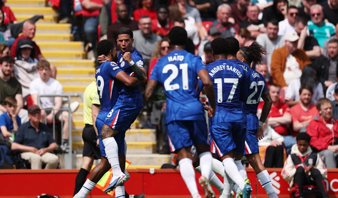 Remiză pe Anfield, care reduce șansele echipei Chelsea la participarea în cupele europene în sezonul următor