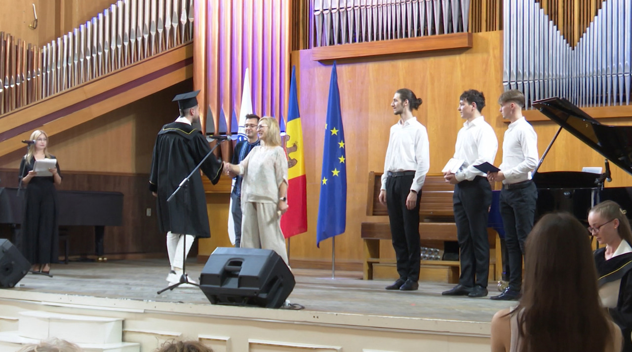 Absolvenții AMTAP, gata să cucerească scena artistică