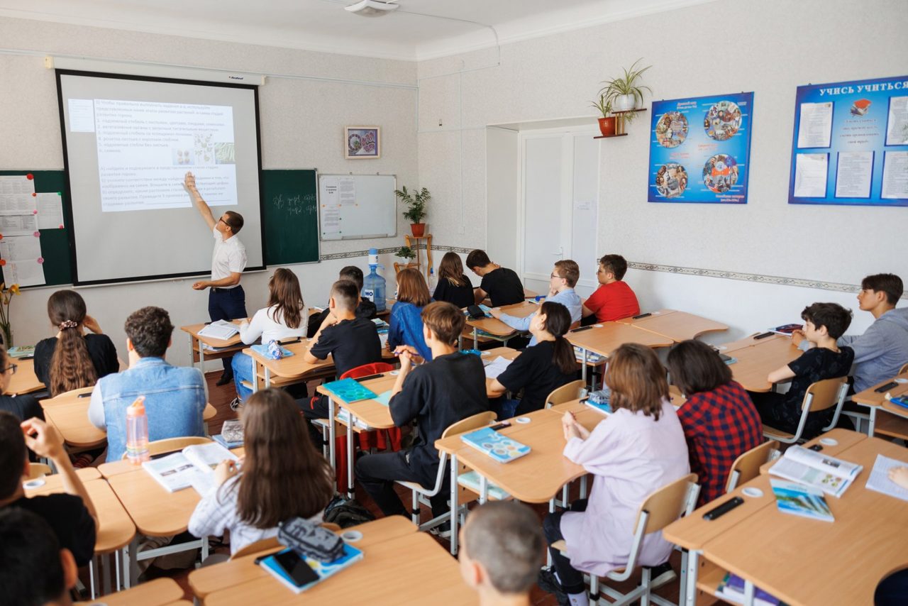 Masterat obligatoriu și o nouă probă pentru viitorii profesori: „Trebuie să demonstreze competențe de predare”