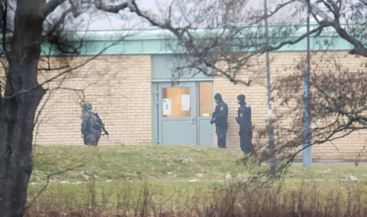 Стрельба в школе для взрослых в Швеции: погибли около 10 человек