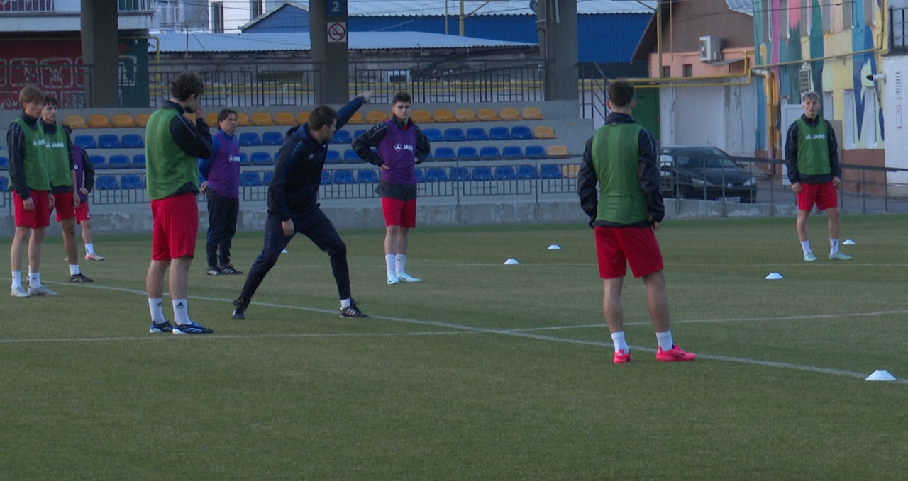 Naționala de fotbal „sub 19 ani” a Republicii Moldova se pregătește sub comanda lui Simion Bulgaru