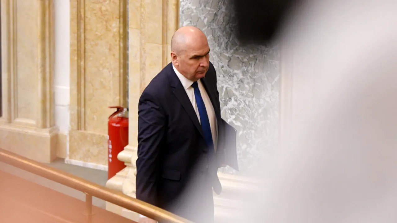 Zi critică pentru Bolojan: Moțiunea PSD-AUR poate răsturna Guvernul de la București. Ultimele calcule