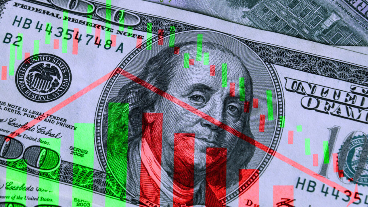 Dolarul american slăbește, înregistrând o depreciere record 