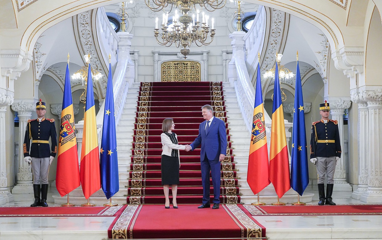 Președintele Republicii Moldova, Maia Sandu, a fost primită la Palatul Cotroceni de către șeful statului român Klaus Iohannis