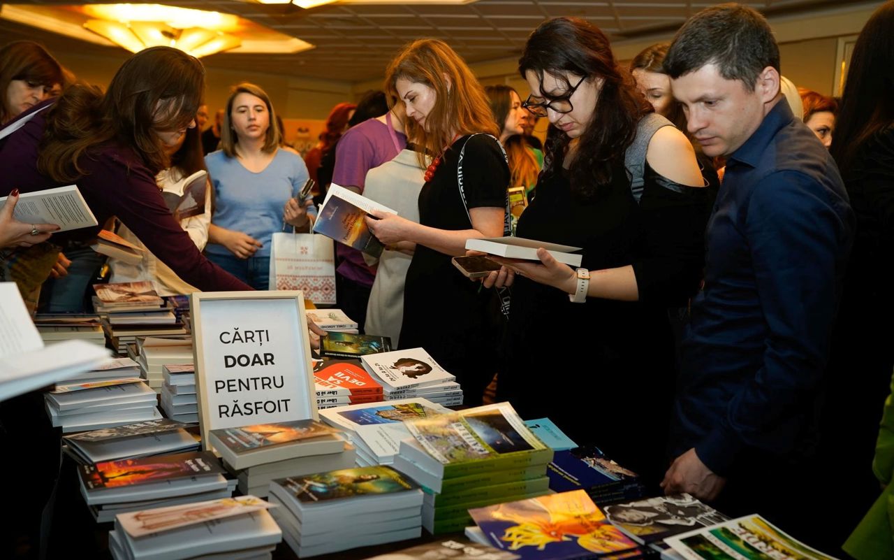 Târg de carte cu scop caritabil: 90 de antreprenori au devenit autori pentru o cauză nobilă