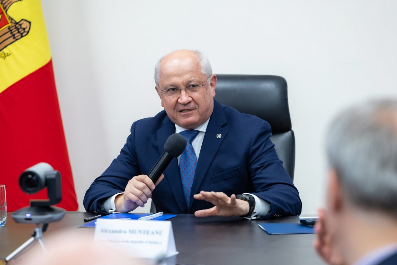 Premierul Alexandru Munteanu va ține un discurs la summitul de la Sofia 