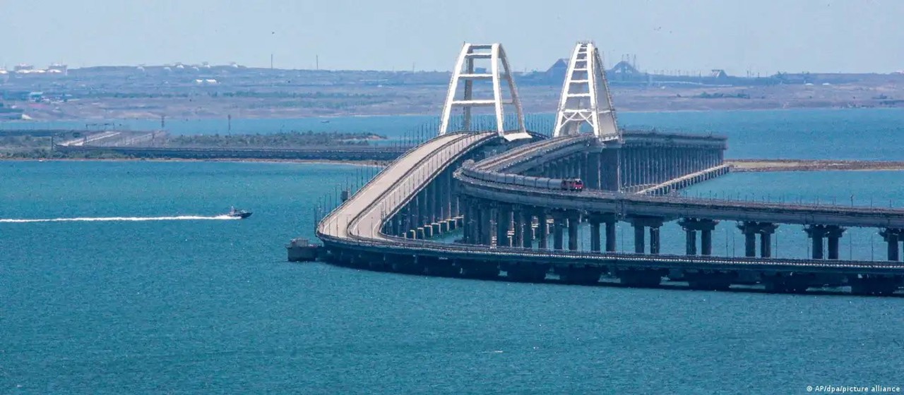Federația Rusă nu mai folosește podul din Crimeea pentru aprovizionarea trupelor
