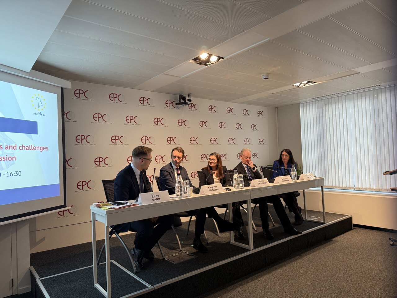 Brussels proposes opening negotiations on all six clusters at once—possibly later—as a path for Moldova and Ukraine’s EU accession