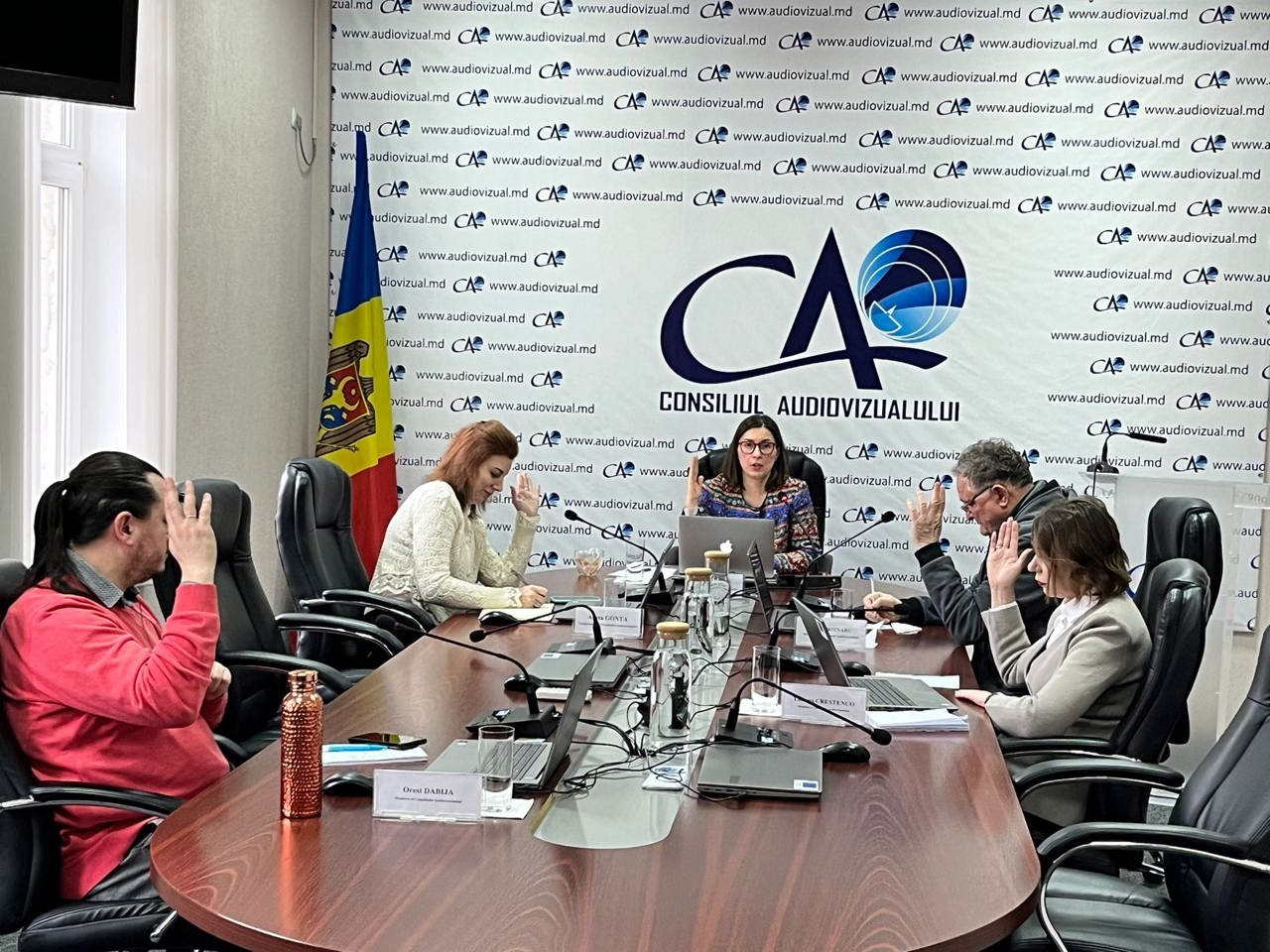 Zece posturi tv din R. Moldova, amendate cu 248.000 de lei: nu respectă cota minimă de produs local în limba română