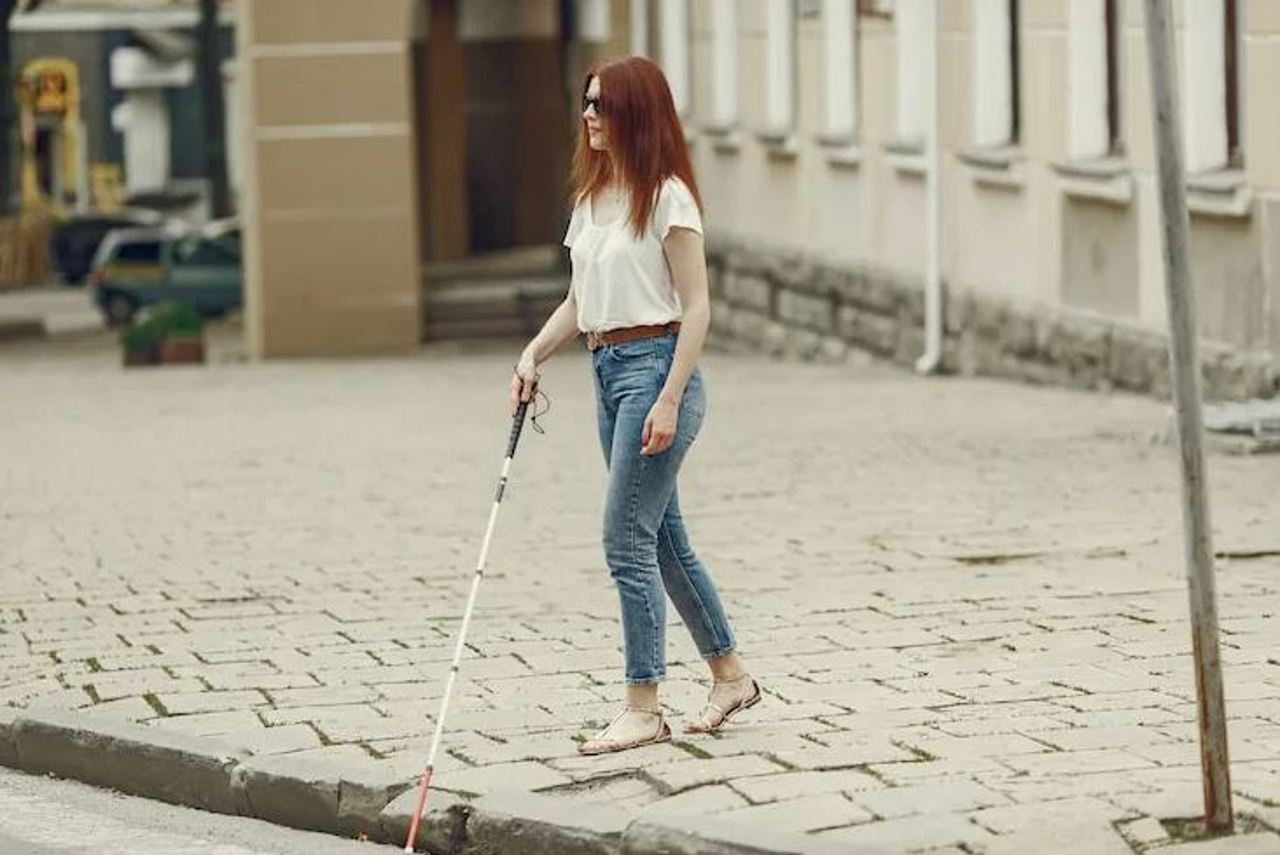 Persoanele cu deficiențe de auz și vedere, vulnerabile în situații de alertă: Proiectul lansat de o asociație obștească pentru a le putea proteja
