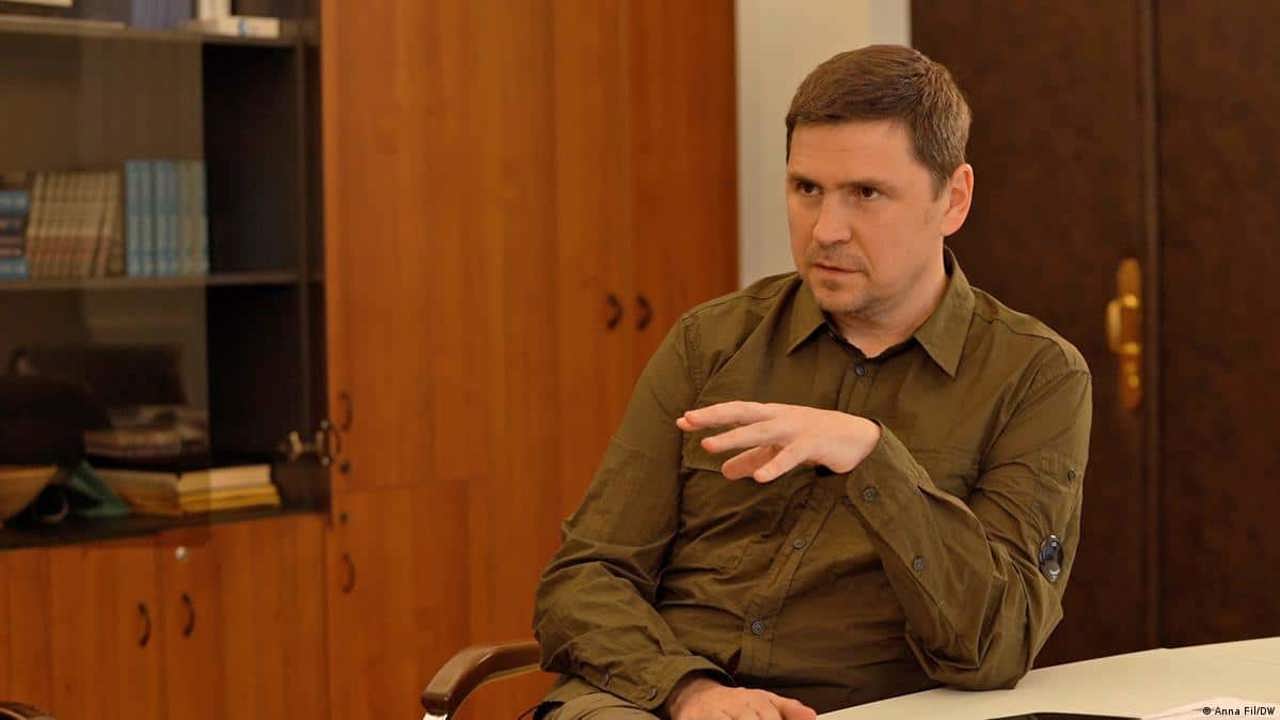 Михайло Подоляк полагает, что Киев не будет вести переговоры с Москвой: "Россия зашла на нашу территорию, запустила ракеты"