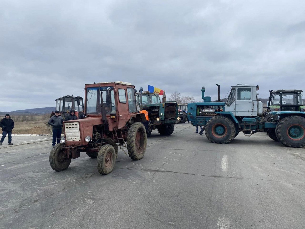 Nemulțumiți de contramandarea întrevederii de la Guvern, agricultorii anunță noi proteste